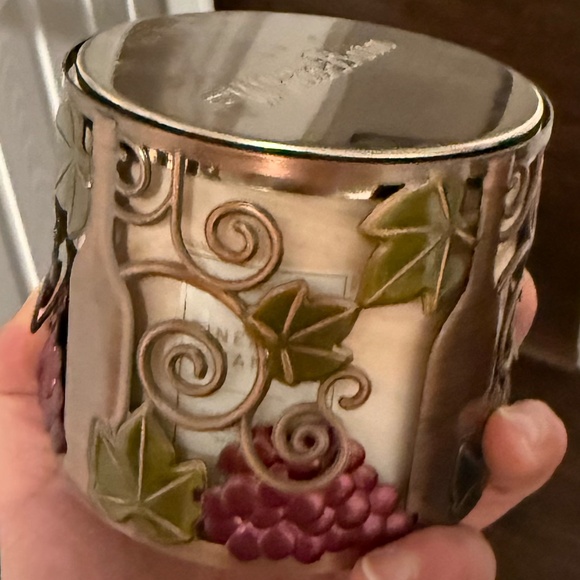 Bath & Body Works 3-Wick Candle Holder Metal Sleeve Grapevine Ivy Decor - Picture 3 of 4